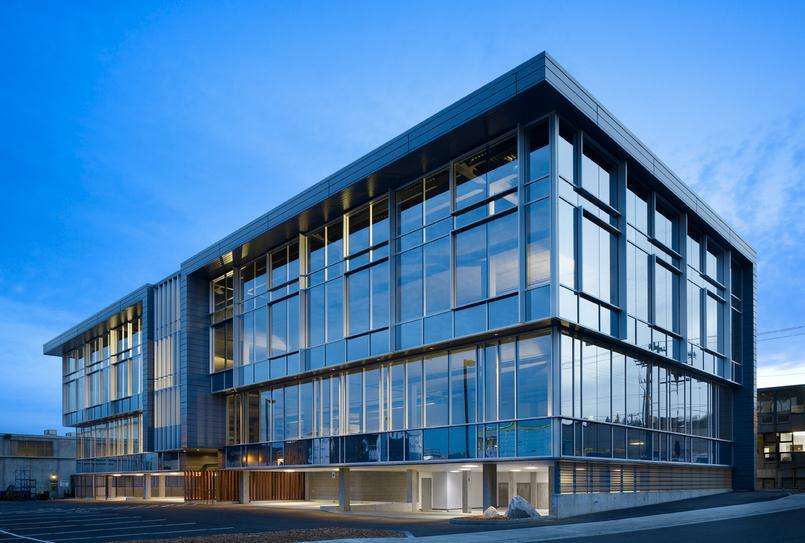 縱覽天下，重慶時(shí)報(bào)