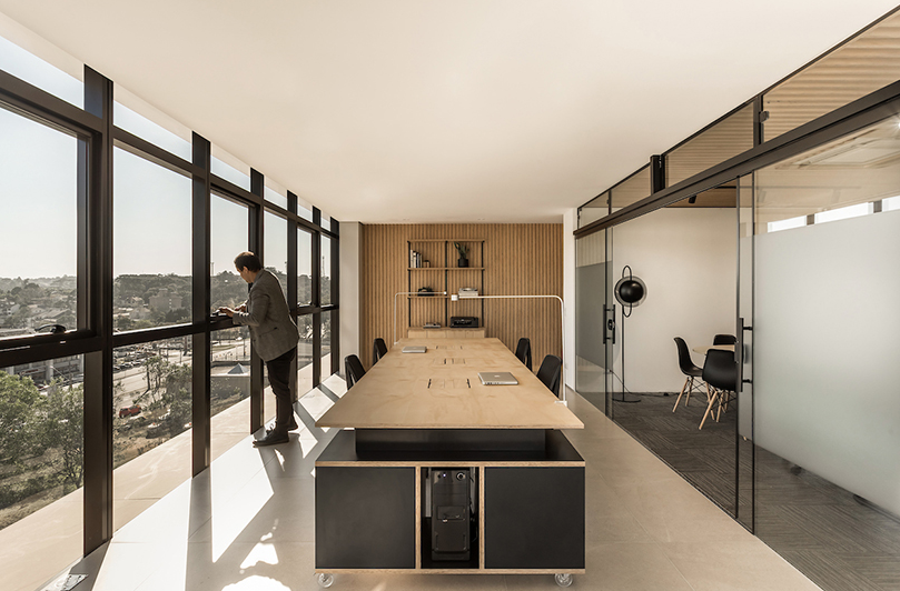 華發裝修提示辦公裝修家具擺設應該注意些什么？